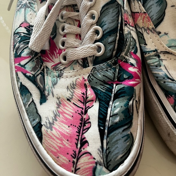 Special edition floral vans - Picture 4 of 4